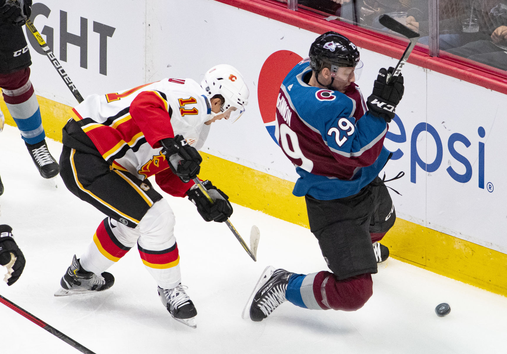 10_03_19 avs flames1474.jpg